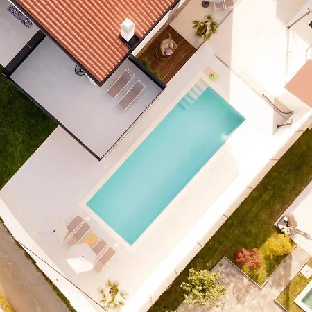 Bramasole With Pool Kurili