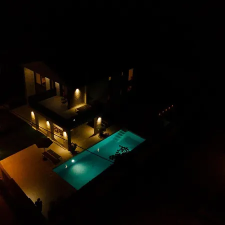 Villa Bramasole With Pool Kurili